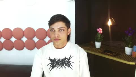 MaxxLouis online show from May 25, 2026, 2:23 pm
