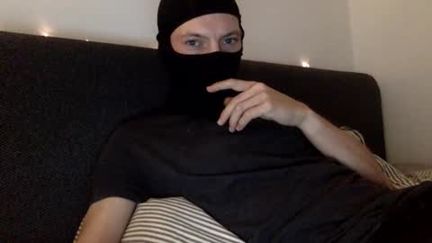 Snapshot of maxxx___89 chatting on June 9, 2026, 10:27 am Max online show from June 9, 2026, 10:27 am