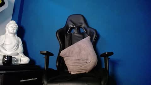 maxxxpowerful online show from October 31, 2025, 4:52 pm