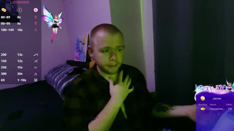 MaxxxQuin online show from December 1, 2024, 4:29 pm