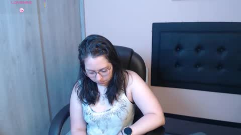 May online show from December 23, 2025, 2:20 am