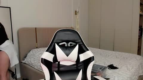 Mia online show from February 13, 2026, 2:18 am