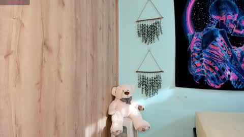 Snapshot of maya__fox chatting on January 26, 2025, 9:07 pm OF mayitta19 online show from January 26, 2025, 9:07 pm