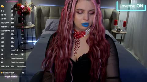 Maya Mils online show from March 4, 2025, 4:06 am