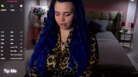 Maya Mils online show from November 6, 2025, 1:06 am