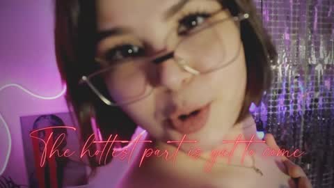 Woman online show from December 4, 2024, 6:17 pm