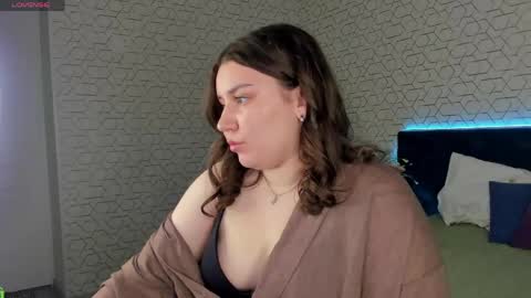 Snapshot of maya_raay chatting on April 12, 2026, 1:10 am Maya online show from April 12, 2026, 1:10 am