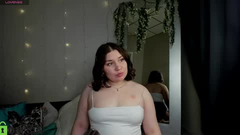 Snapshot of maya_raay chatting on May 18, 2026, 1:02 am Maya online show from May 18, 2026, 1:02 am