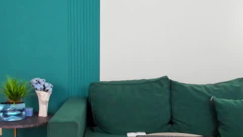 Maya online show from February 26, 2025, 5:28 pm