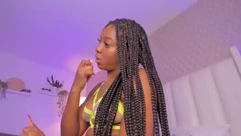 Snapshot of mayacardenas chatting on February 11, 2025, 4:33 am Maya online show from February 11, 2025, 4:33 am