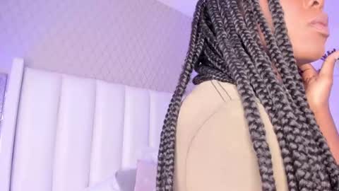 Snapshot of mayacardenas chatting on March 1, 2025, 4:15 am Maya online show from March 1, 2025, 4:15 am