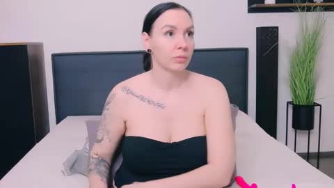 Snapshot of mayacruise chatting on February 20, 2026, 10:16 am MayaCruise online show from February 20, 2026, 10:16 am