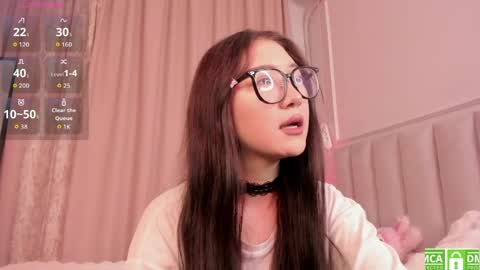 Erina online show from April 18, 2026, 8:07 am