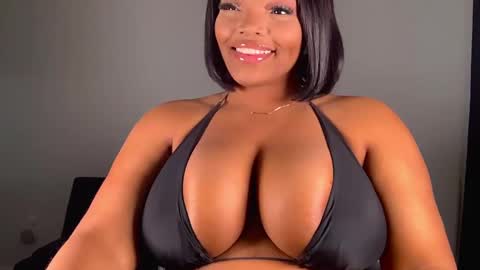 MayBabi online show from December 3, 2024, 8:39 pm