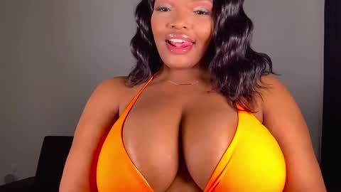 MayBabi online show from December 22, 2024, 2:16 pm