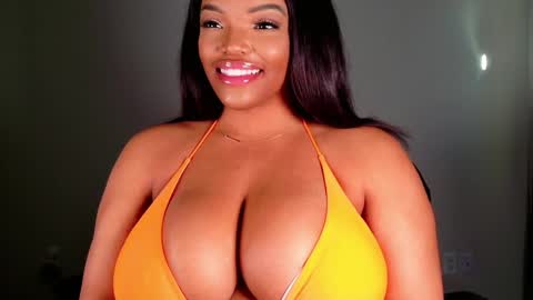 MayBabi online show from February 18, 2025, 2:49 pm