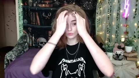 maybe_yours333 online show from April 16, 2026, 11:55 am