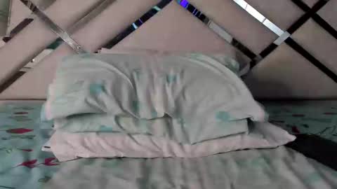 Maybelline69 online show from March 26, 2026, 8:25 pm