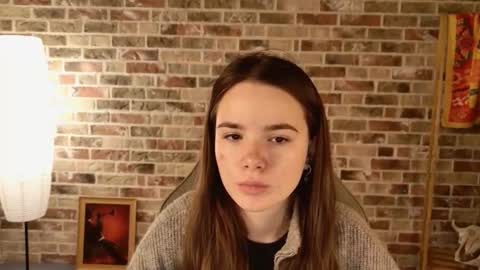 maybloom_ online show from December 19, 2025, 5:14 am