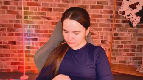 maybloom_ online show from March 7, 2026, 6:21 am