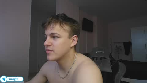 Snapshot of maygly chatting on May 16, 2026, 6:43 am Slava and Alextatto online show from May 16, 2026, 6:43 am