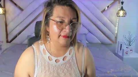Snapshot of maylinleee chatting on September 12, 2025, 7:58 pm Mailyn online show from September 12, 2025, 7:58 pm