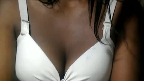 Snapshot of mayolu586 chatting on May 21, 2026, 5:14 am Maya online show from May 21, 2026, 5:14 am