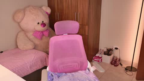 may online show from April 11, 2026, 9:19 pm