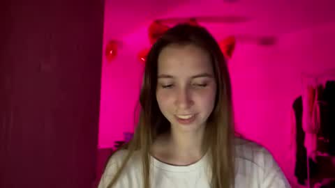 Snapshot of mayrabereznak chatting on July 23, 2026, 11:24 pm Merry online show from July 23, 2026, 11:24 pm
