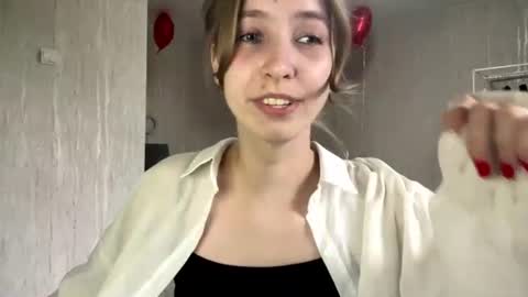 Snapshot of mayrabereznak chatting on July 29, 2026, 12:14 pm Merry online show from July 29, 2026, 12:14 pm