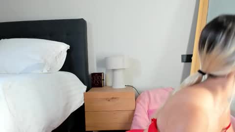 Snapshot of mazekyn chatting on November 29, 2025, 11:57 am mazekyn online show from November 29, 2025, 11:57 am