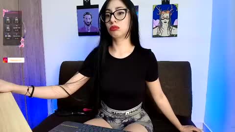 Snapshot of mazi__keen__ chatting on May 5, 2026, 12:07 am Mazi keen online show from May 5, 2026, 12:07 am