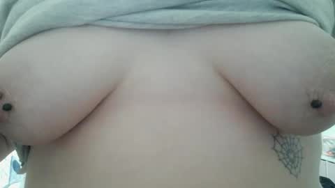 Snapshot of mazydaizy chatting on December 3, 2025, 3:36 am mazydaizy online show from December 3, 2025, 3:36 am