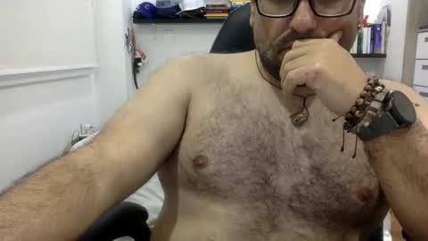 Snapshot of mbotve chatting on November 5, 2025, 3:28 am VzlaMan online show from November 5, 2025, 3:28 am