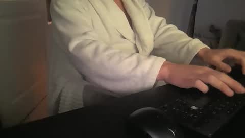 mbryni online show from November 27, 2025, 11:01 am