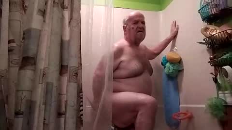 mcwire4 online show from January 1, 2025, 12:43 am