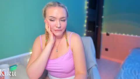 Snapshot of mdaluna chatting on November 9, 2025, 11:47 pm Kiku online show from November 9, 2025, 11:47 pm