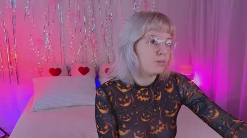 Roze online show from April 1, 2026, 7:53 am