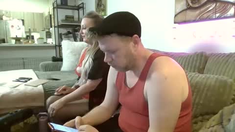 Snapshot of me2283 chatting on February 15, 2025, 4:03 am me2283 online show from February 15, 2025, 4:03 am