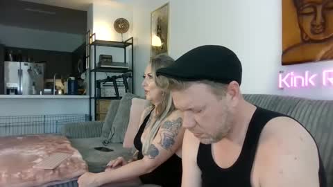 Snapshot of me2283 chatting on February 26, 2025, 10:42 pm me2283 online show from February 26, 2025, 10:42 pm