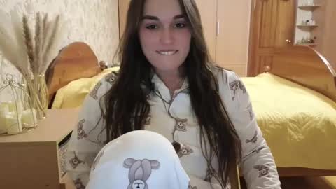 Snapshot of me_lissa_sun chatting on February 9, 2025, 4:46 am Melissa online show from February 9, 2025, 4:46 am