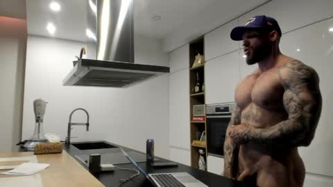Snapshot of mealphamale chatting on June 1, 2026, 5:03 pm Alpha Male online show from June 1, 2026, 5:03 pm