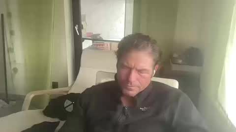 Snapshot of medeinoe chatting on March 11, 2026, 2:34 pm medeinoe online show from March 11, 2026, 2:34 pm