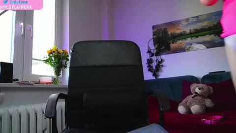 Snapshot of medelainexx chatting on March 7, 2025, 10:56 am Milena online show from March 7, 2025, 10:56 am