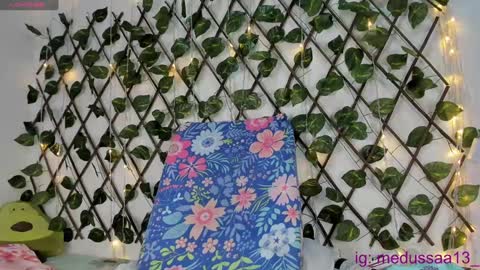 medussa13 online show from December 6, 2024, 12:05 pm