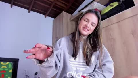 medussa13 online show from September 22, 2025, 1:13 pm