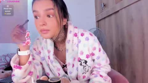 medussa13 online show from November 14, 2025, 1:10 pm