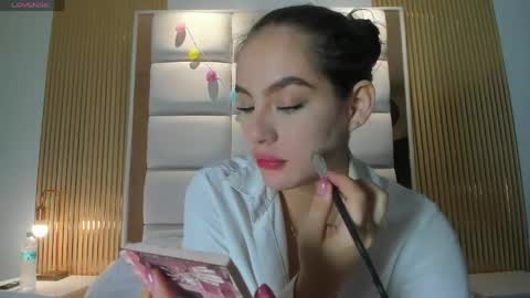 Snapshot of megaan_rouse chatting on May 8, 2026, 11:37 am megaan_rouse online show from May 8, 2026, 11:37 am