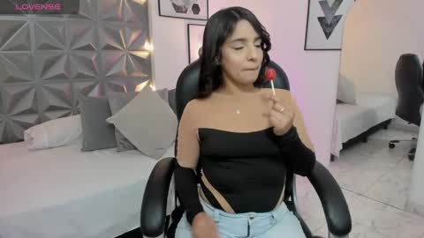 Snapshot of megan__monroe chatting on April 28, 2026, 10:26 pm megan__monroe online show from April 28, 2026, 10:26 pm