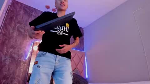 M E G A N online show from January 18, 2025, 6:43 pm